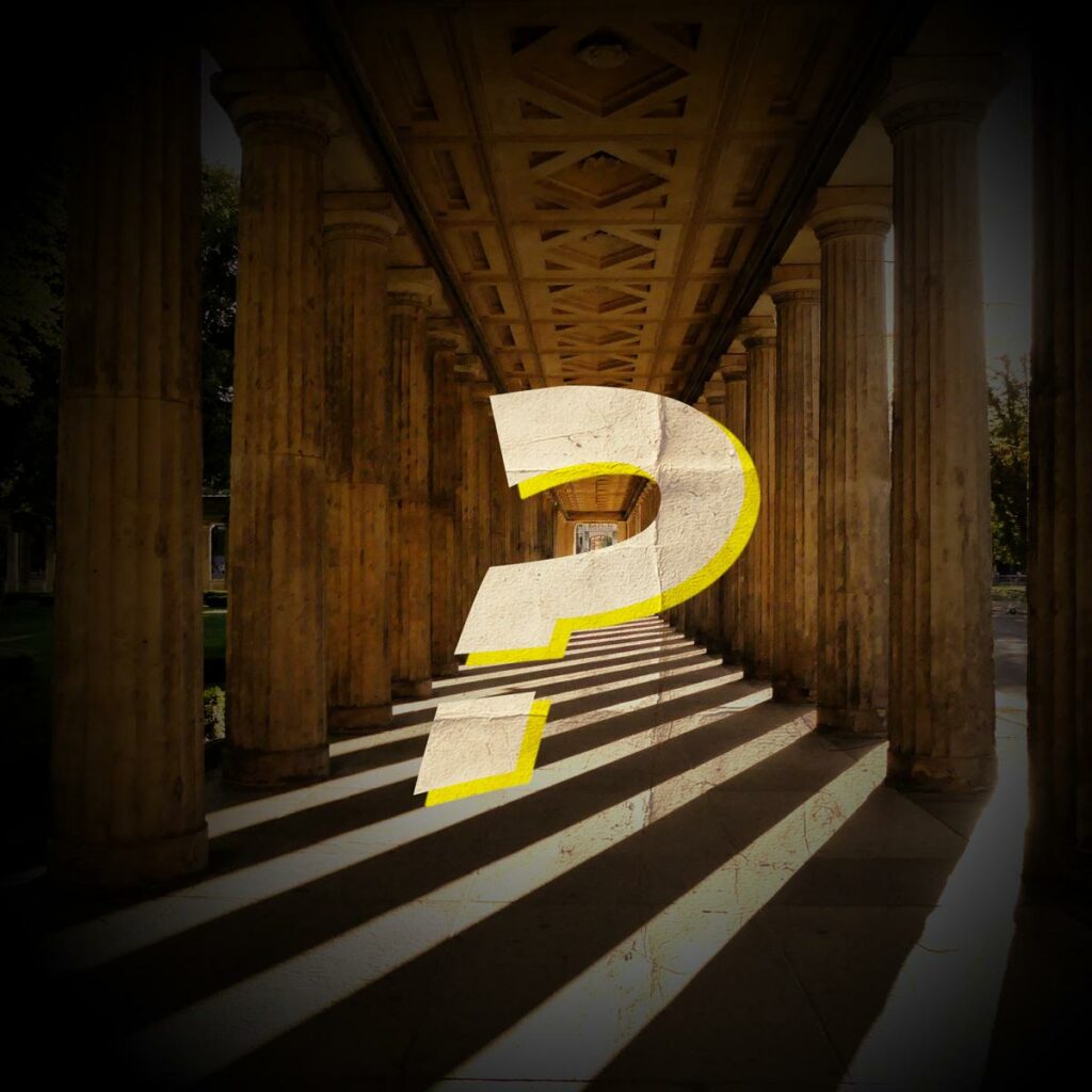 Fragezeichen vor einem Museumsgang in Berlin – Illustration für die FAQ-Seite von OUTscape Berlin – The Nefertiti Affair.