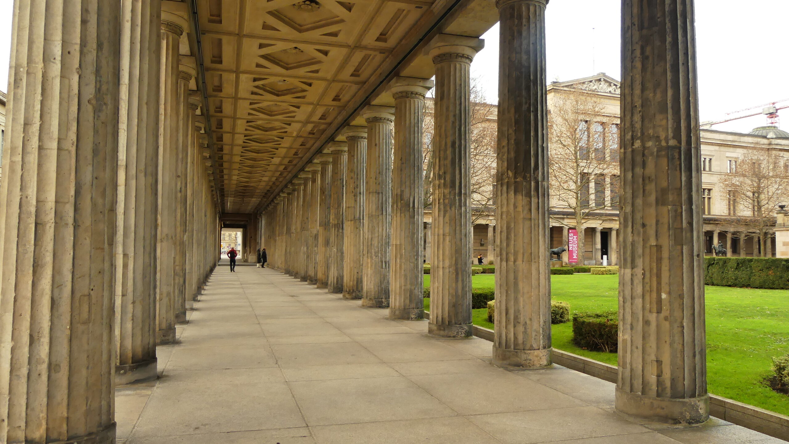 Outdoor escape game in Berlin through the Museum Island colonnades