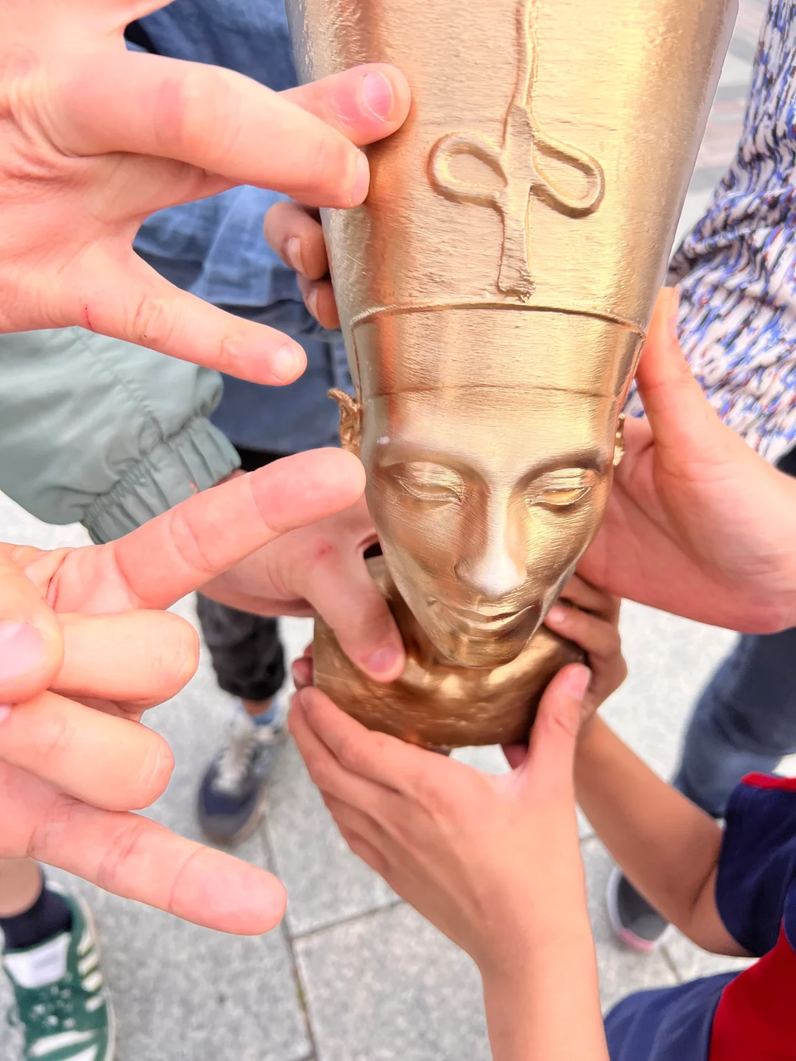 The Numbers Behind The Nefertiti Affair: 17 Puzzles and 4 Versions